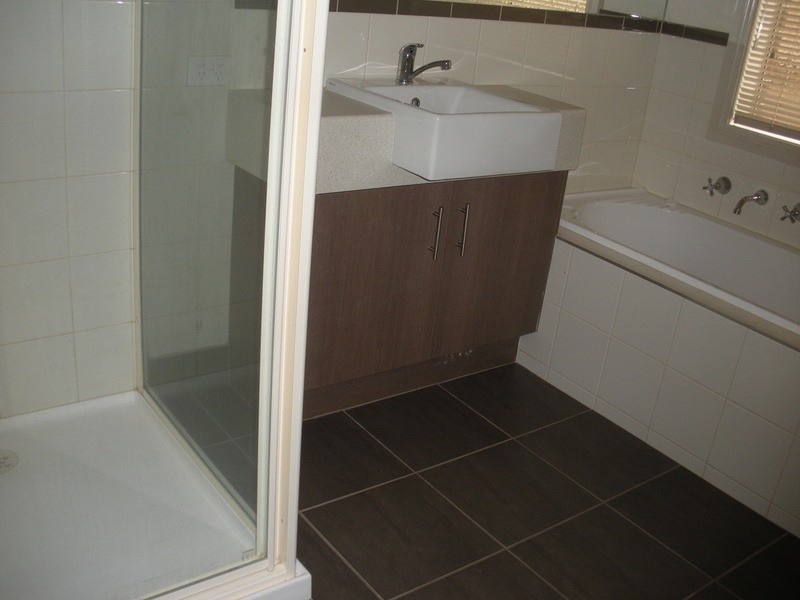 4 Grassland Crescent, Officer VIC 3809