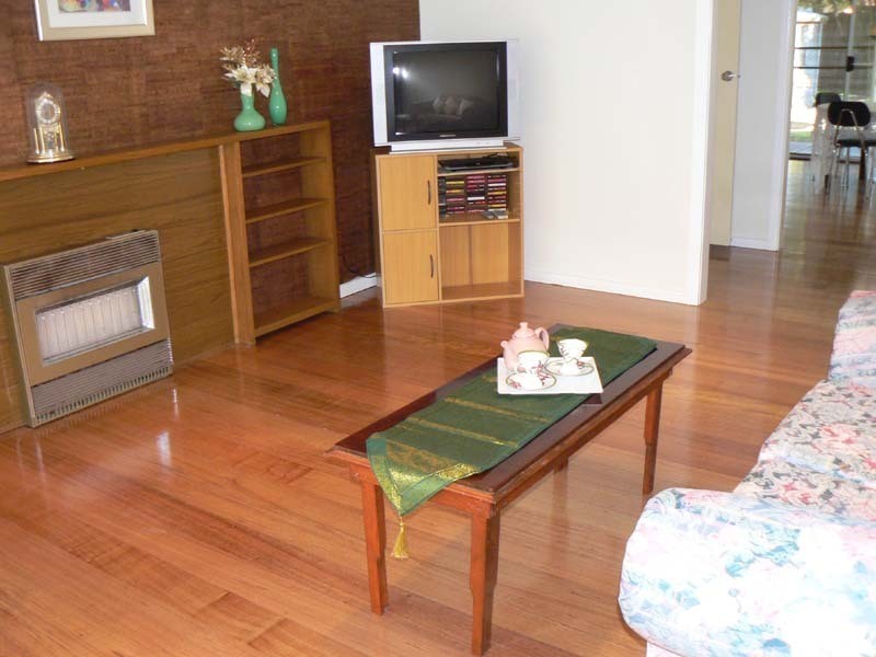 20 Shalimar Crescent, Dandenong North VIC 3175