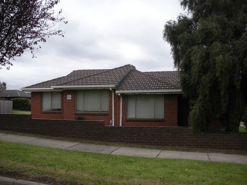 2/245 Gladstone Road, Dandenong North VIC 3175