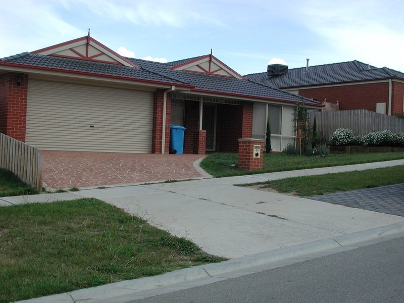 69 Earlsfield Drive, Berwick VIC 3806