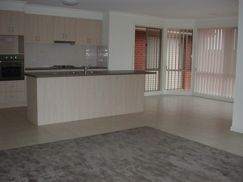 69 Earlsfield Drive, Berwick VIC 3806