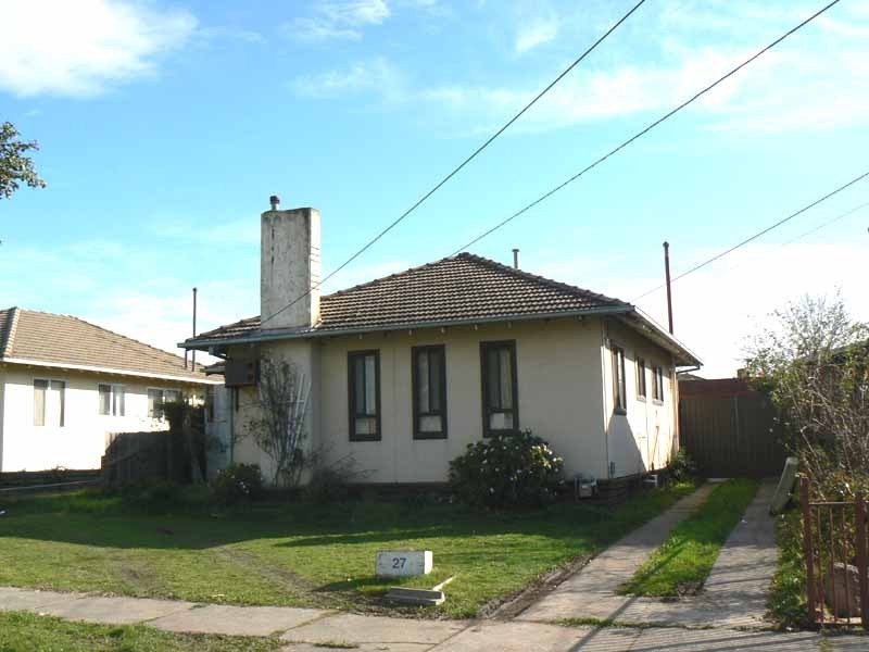 27 Curtin Crescent, Dandenong North VIC 3175