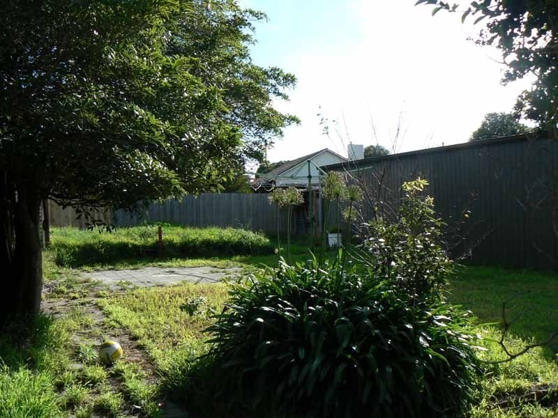27 Curtin Crescent, Dandenong North VIC 3175