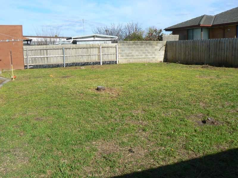 2/33 Charles Avenue, Hallam VIC 3803