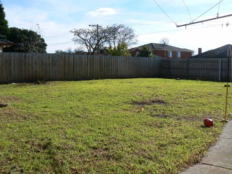 2/33 Charles Avenue, Hallam VIC 3803