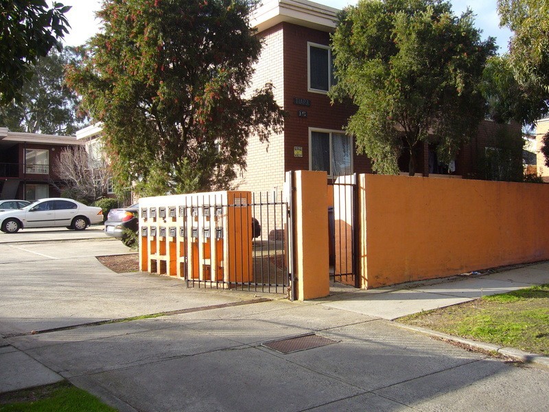 2/16 Close Avenue, Dandenong VIC 3175