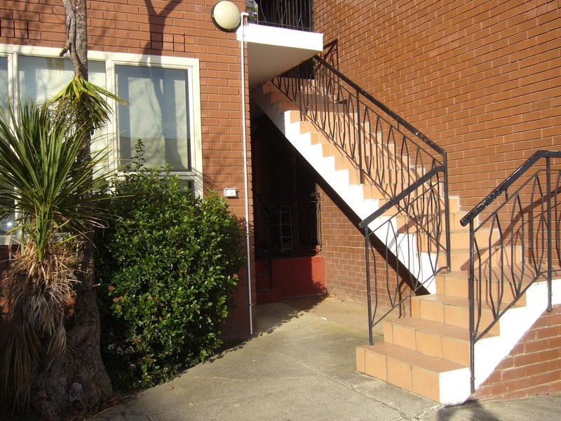 2/16 Close Avenue, Dandenong VIC 3175