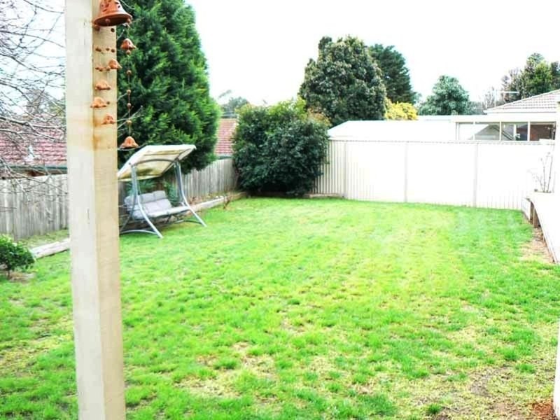 9 Gumbuya Close, Eumemmerring VIC 3177