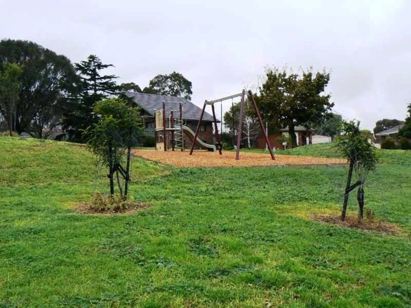 9 Gumbuya Close, Eumemmerring VIC 3177