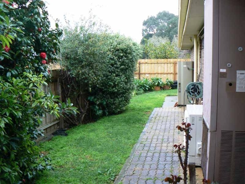 2/34 Simpson Drive, Dandenong North VIC 3175