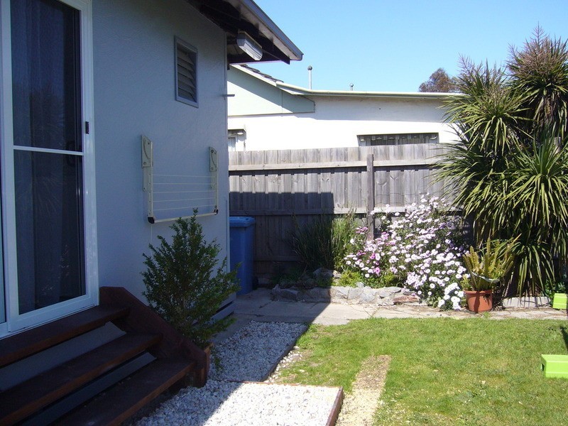 16 Latham Crescent, Dandenong North VIC 3175