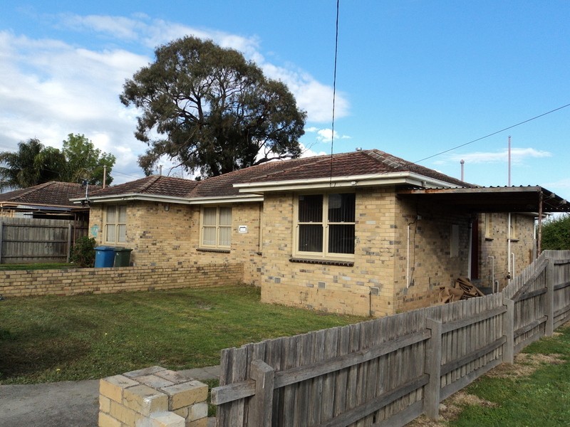 2/2 Dunearn Road, Dandenong North VIC 3175