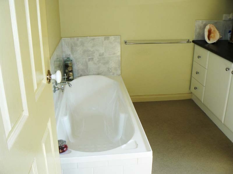 264 James Cook Drive, Endeavour Hills VIC 3802