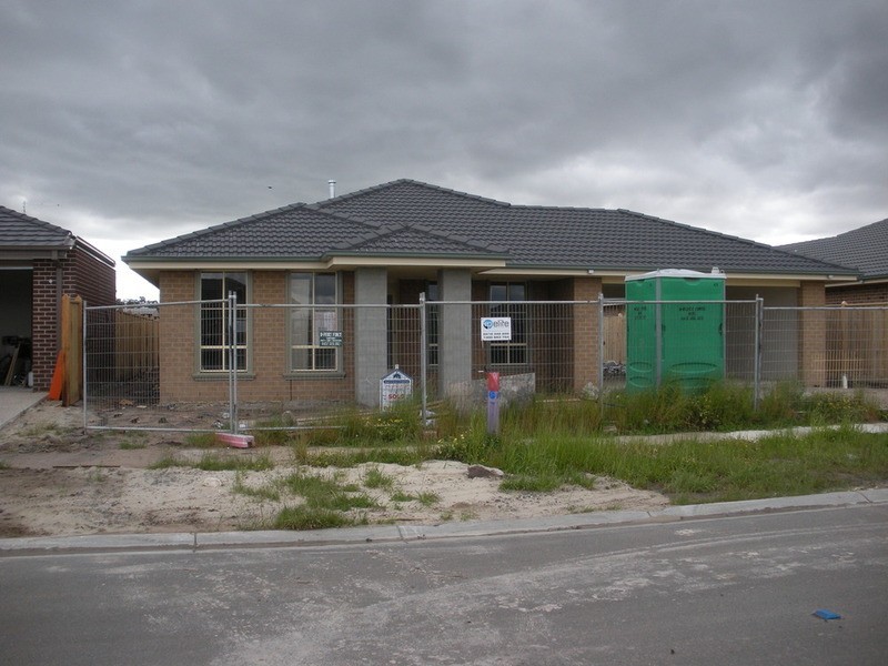 31 Charlbury Crescent, Cranbourne North VIC 3977