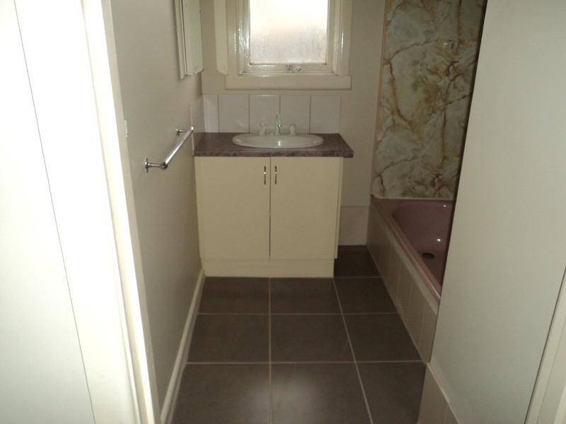 1/2 Dunearn Road, Dandenong North VIC 3175