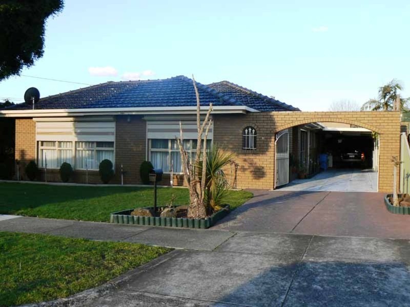 17 Sherwood Crescent, Dandenong North VIC 3175