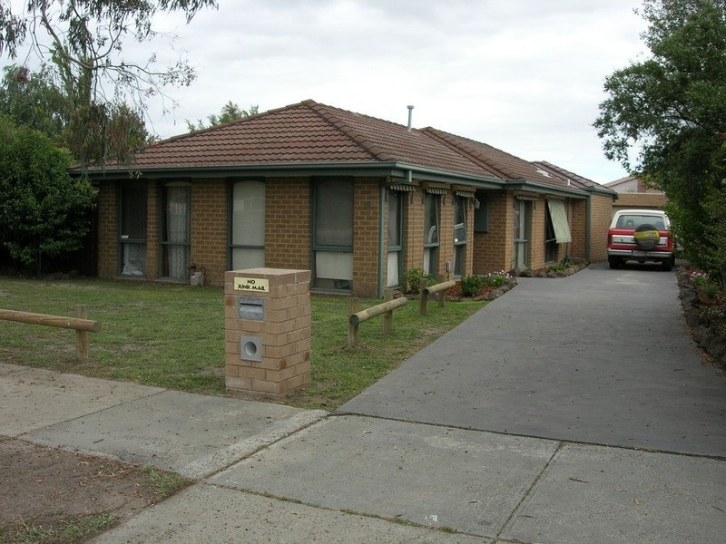 35 Saxonwood Drive, Narre Warren VIC 3805