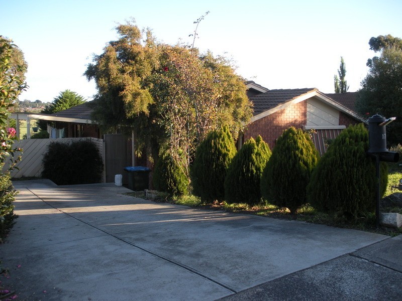 17 Manna Gum Court, Narre Warren VIC 3805