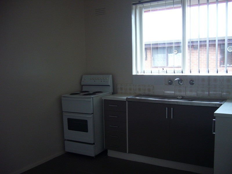 8/45 Potter Street, Dandenong VIC 3175