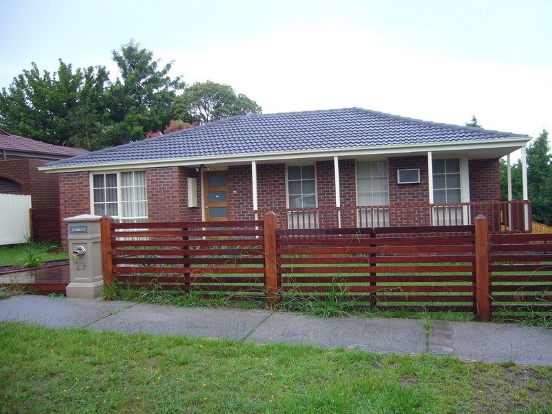 29 Robert Molyneux Street, Endeavour Hills VIC 3802