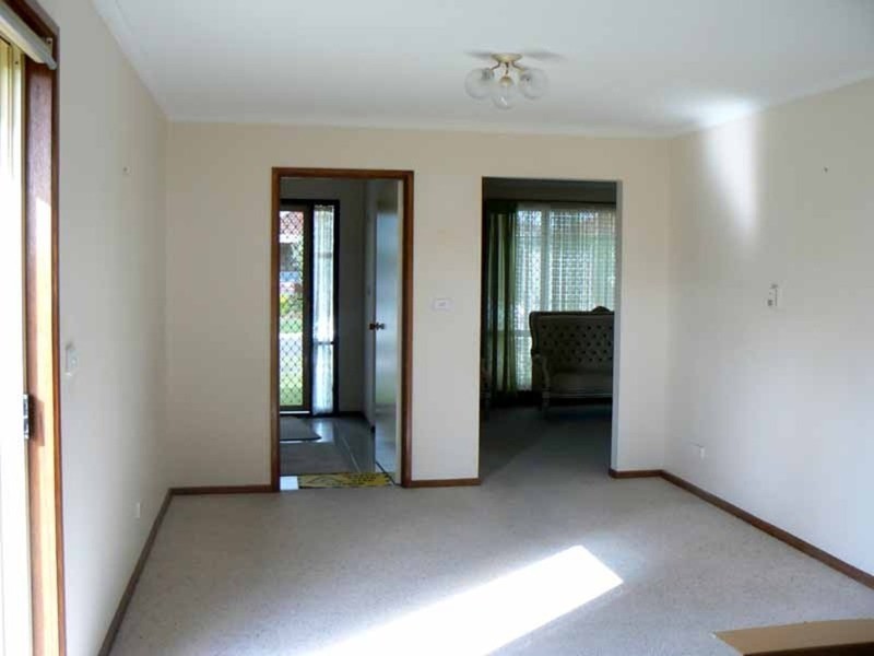 1/9 Edward Avenue, Dandenong VIC 3175