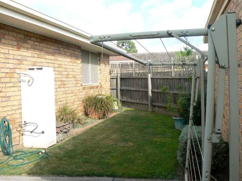 1/9 Edward Avenue, Dandenong VIC 3175