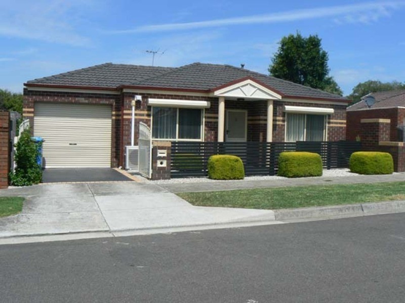 1/8 Day Street, Dandenong VIC 3175