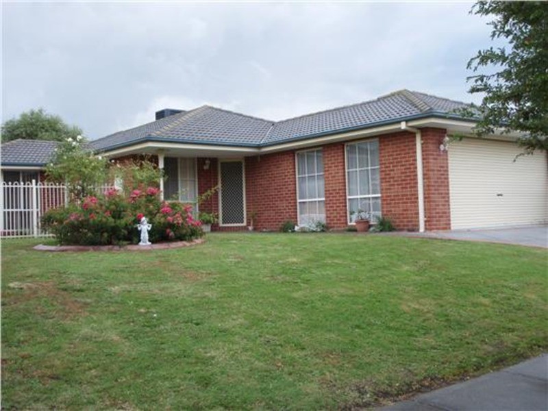5 Edgbaston Circuit, Berwick VIC 3806