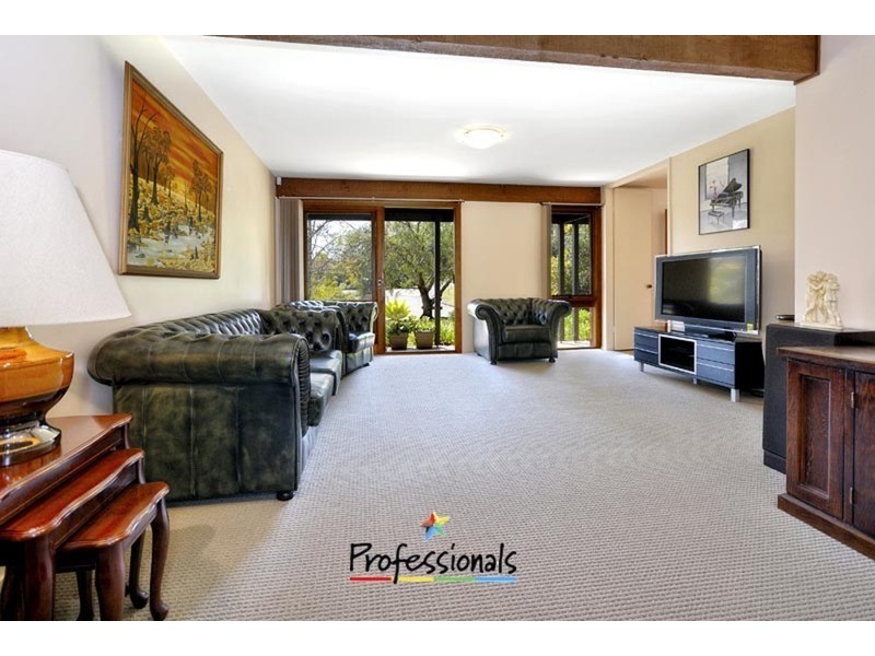 14 Griffin Parade, Illawong NSW 2234