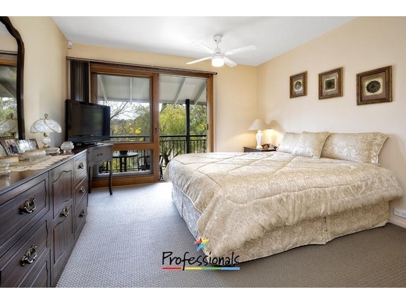 14 Griffin Parade, Illawong NSW 2234