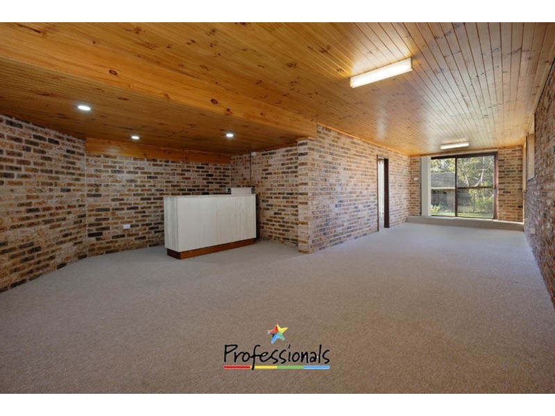 4 Cranbrook Place, Illawong NSW 2234