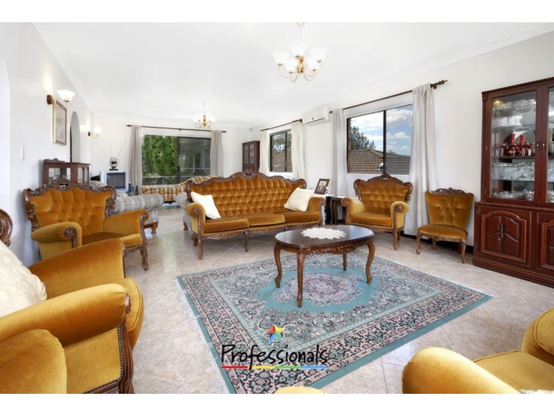 9 Empire Place, Illawong NSW 2234