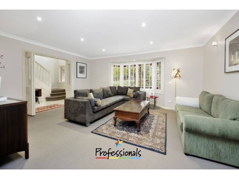 6 Sproule Road, Illawong NSW 2234