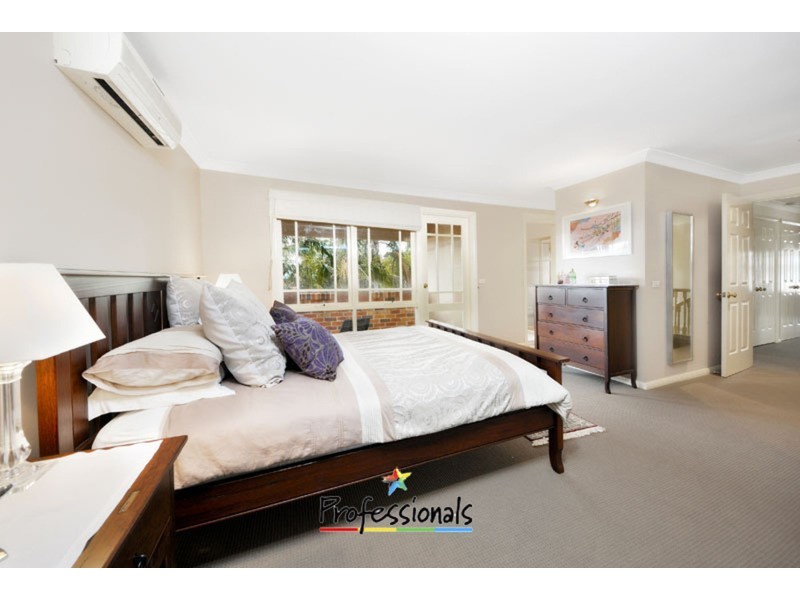 6 Sproule Road, Illawong NSW 2234