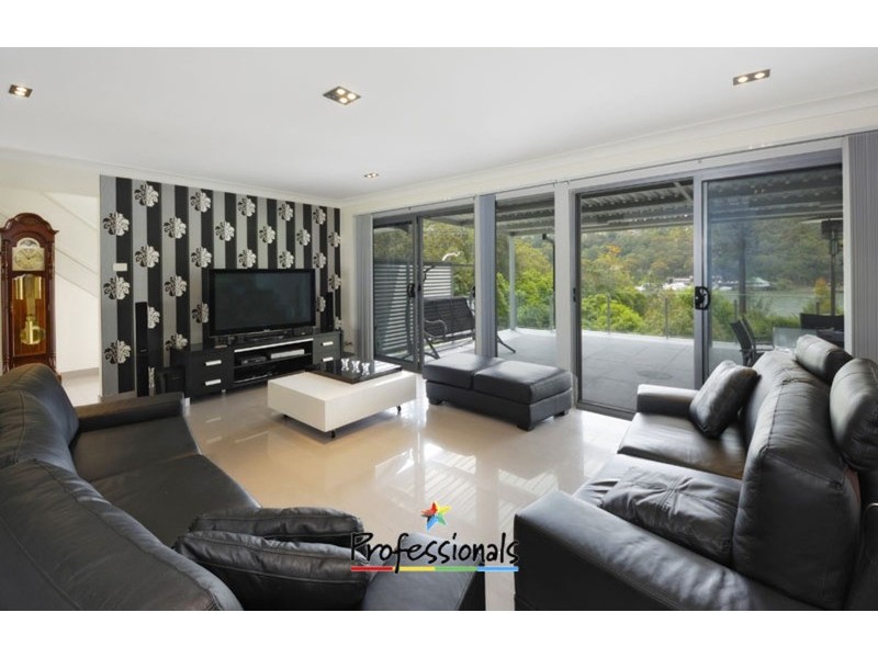 78 Griffin Parade, Illawong NSW 2234