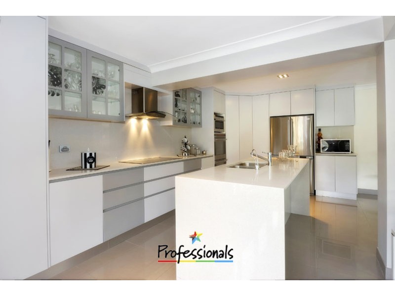 78 Griffin Parade, Illawong NSW 2234