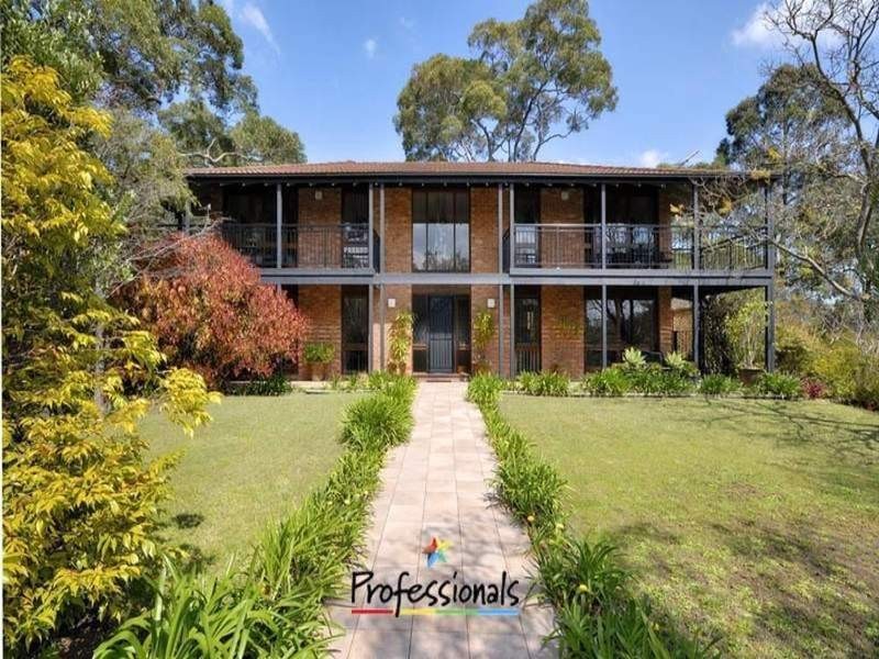 14 Griffin Parade, Illawong NSW 2234