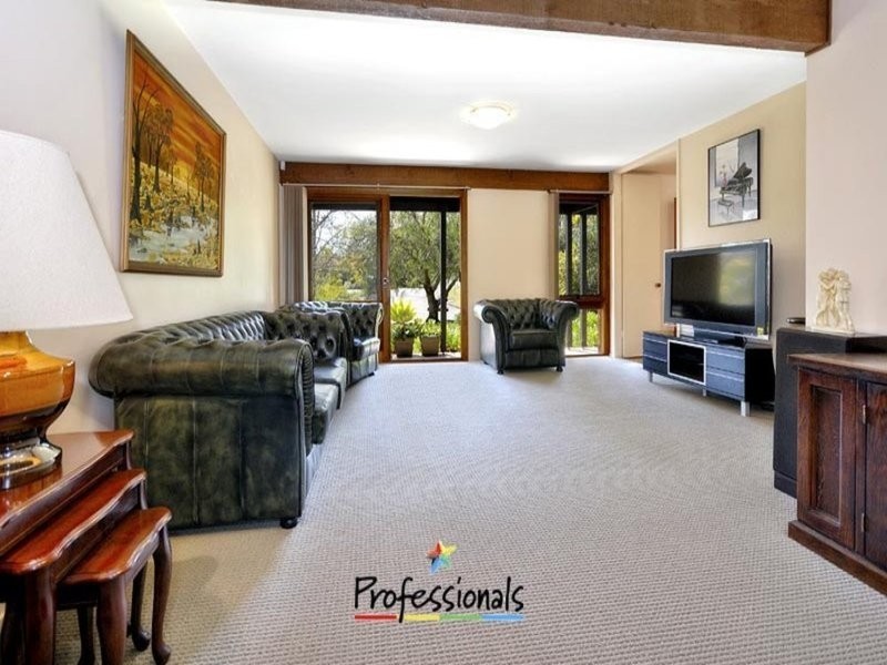 14 Griffin Parade, Illawong NSW 2234