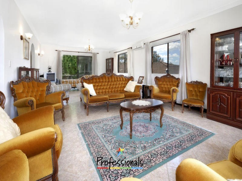 9 Empire Place, Illawong NSW 2234