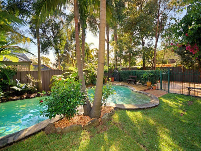 6 Sproule Road, Illawong NSW 2234