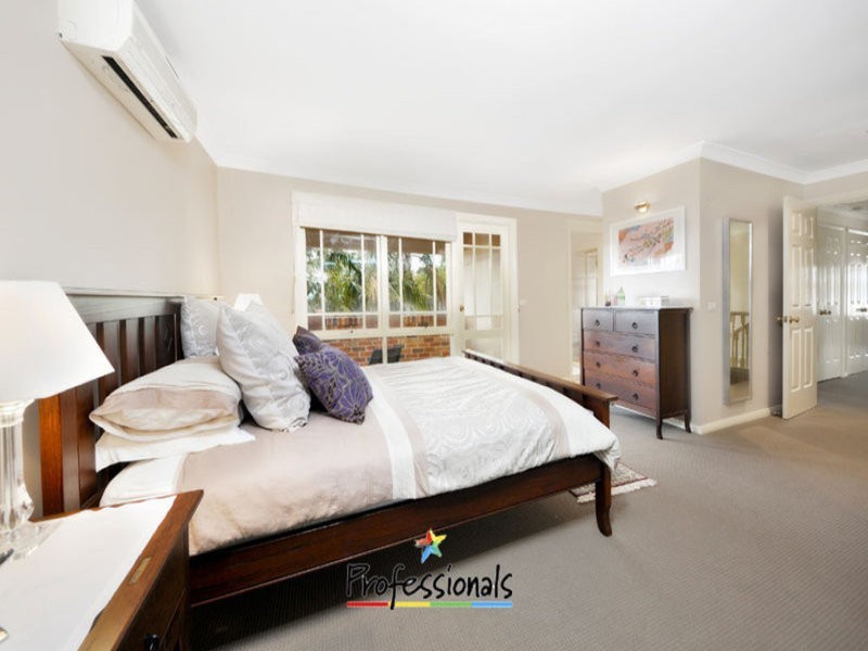 6 Sproule Road, Illawong NSW 2234