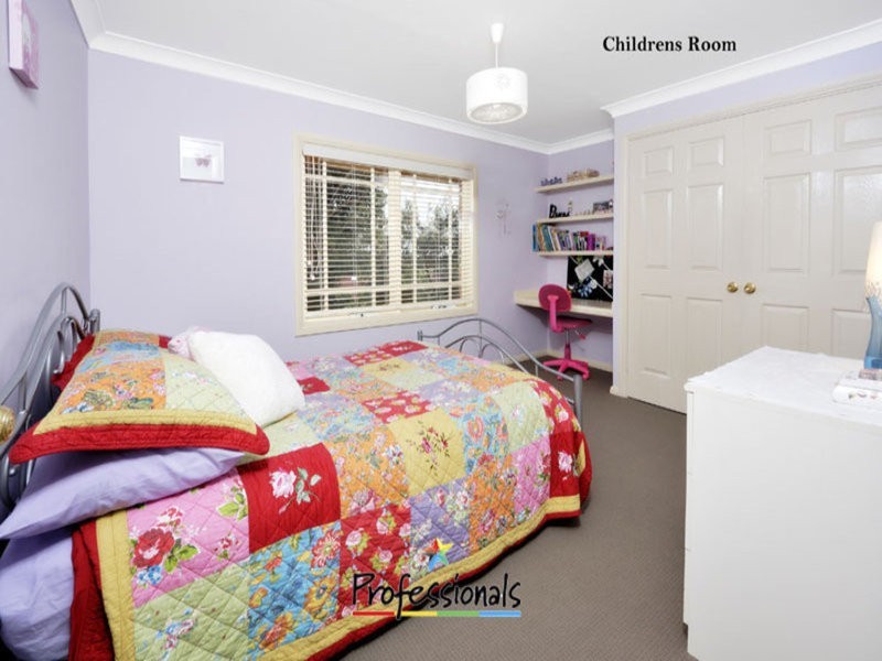 6 Sproule Road, Illawong NSW 2234