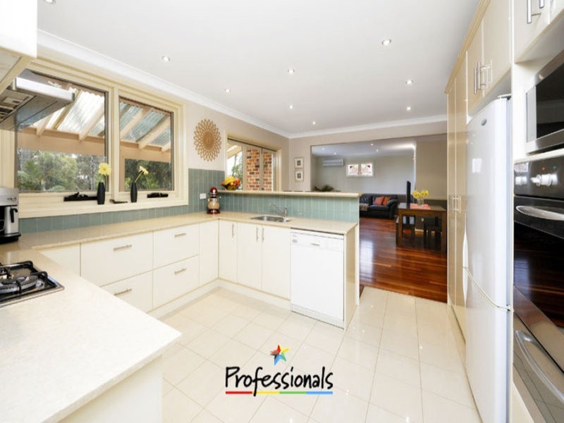 6 Sproule Road, Illawong NSW 2234