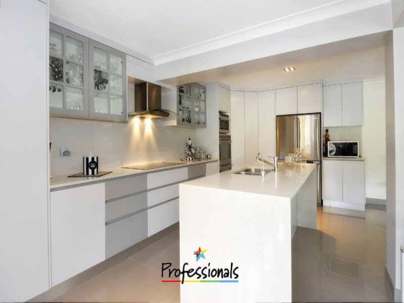 78 Griffin Parade, Illawong NSW 2234