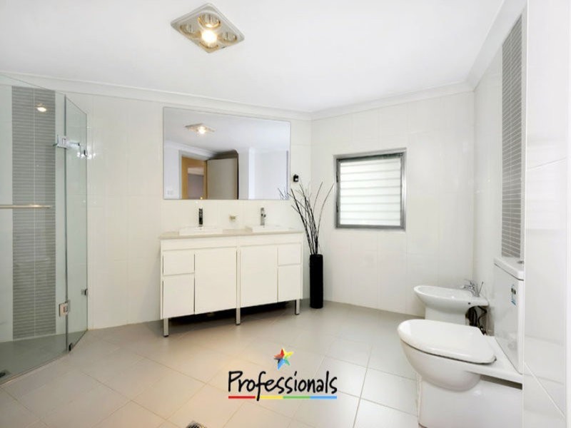 78 Griffin Parade, Illawong NSW 2234