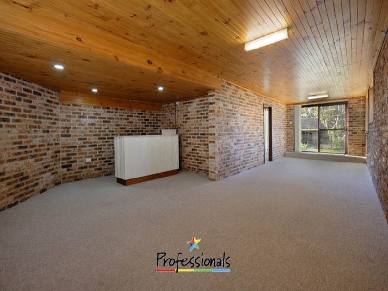 4 Cranbrook Place, Illawong NSW 2234