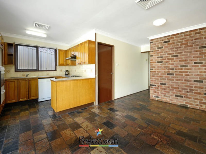 4 Cranbrook Place, Illawong NSW 2234
