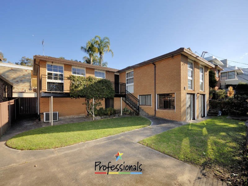 4 Cranbrook Place, Illawong NSW 2234