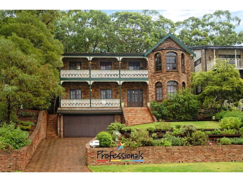 6 Charlotte Place, Illawong NSW 2234