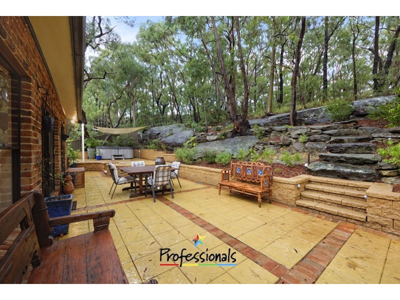 6 Charlotte Place, Illawong NSW 2234